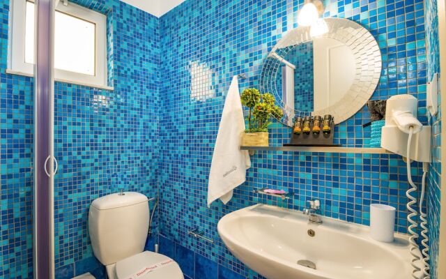 Gianthea Studios and Apt