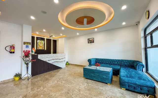 Raghuveer Sadan, Near Ram Mandir - 10 Min Walk