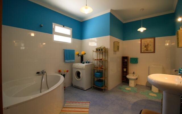 Casa do Passo by Analodges