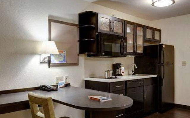 Sonesta Simply Suites Pittsburgh Airport