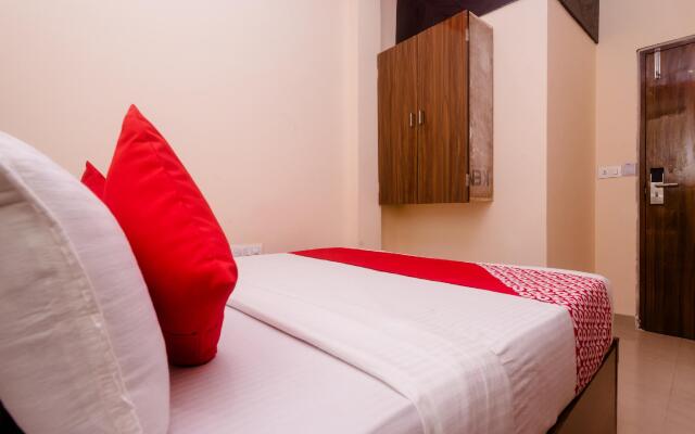 OYO 28751 Aadya International