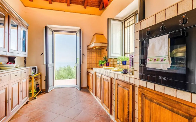 Belvilla by OYO Villa Aloe Charming House