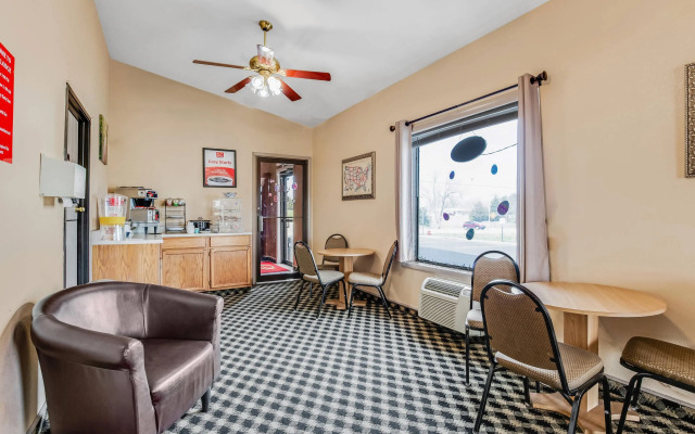 Econo Lodge Junction City I-70 Near Fort Riley