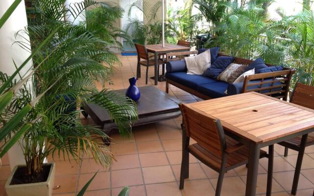 Port Douglas Apartments - Adults Only Oasis