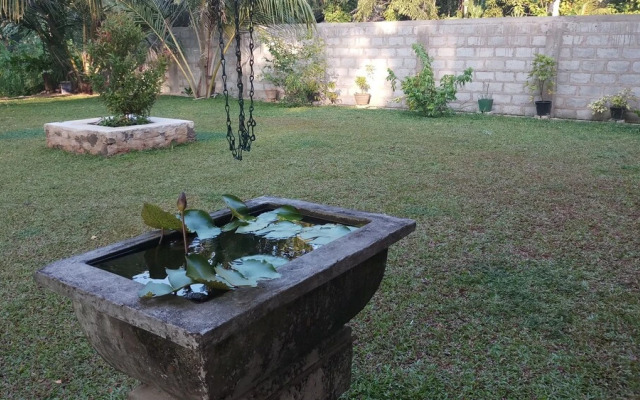 Ruwinsons Canal Garden