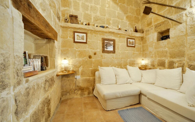 Tal-barun Farmhouse
