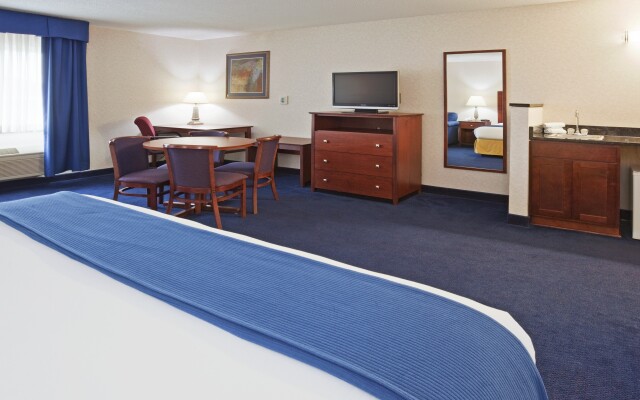 Holiday Inn Express Deforest, an IHG Hotel