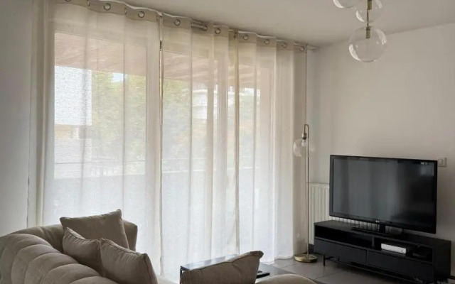 T2 Port Marianne avec balcon et place de parking