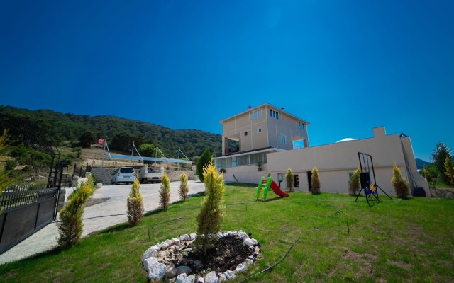 Villa Ozdemir by Akdenizvillam