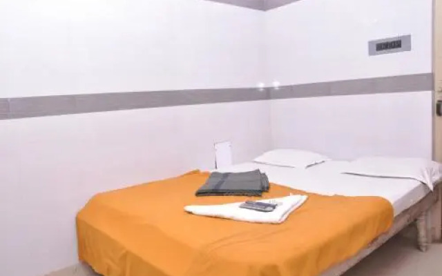 Shreyas Deluxe Lodge