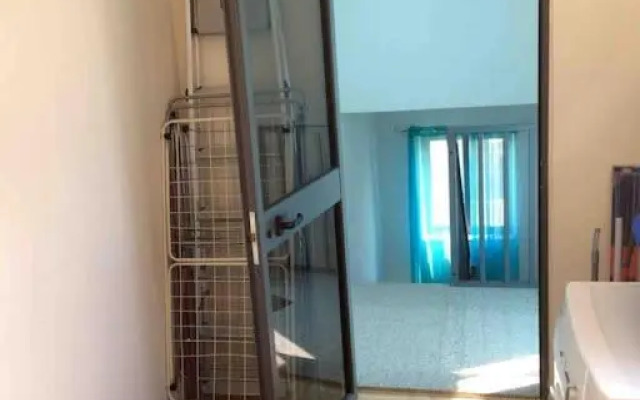 May Flower: Modern Flat close to Airport/Bus Stops