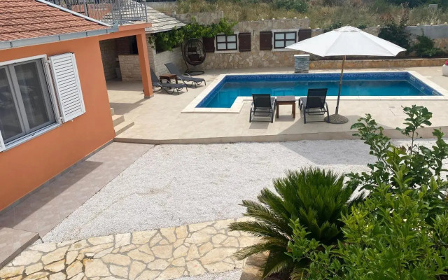 Holiday Home Cerim