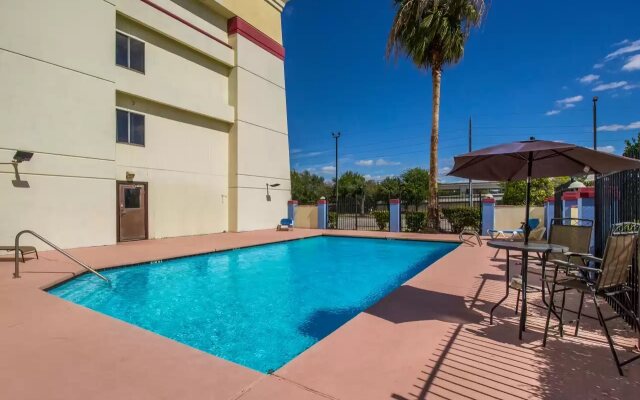 OYO Townhouse Houston Airport North