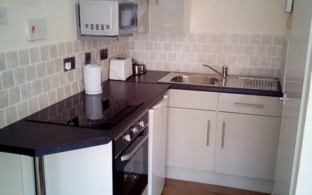 2 Berth, First Floor Flat, Apsley 4
