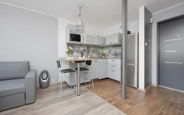 Al. Jana Pawła II Apartment by Renters