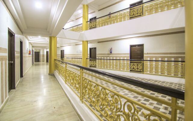 OYO 11532 Hotel SR Grand