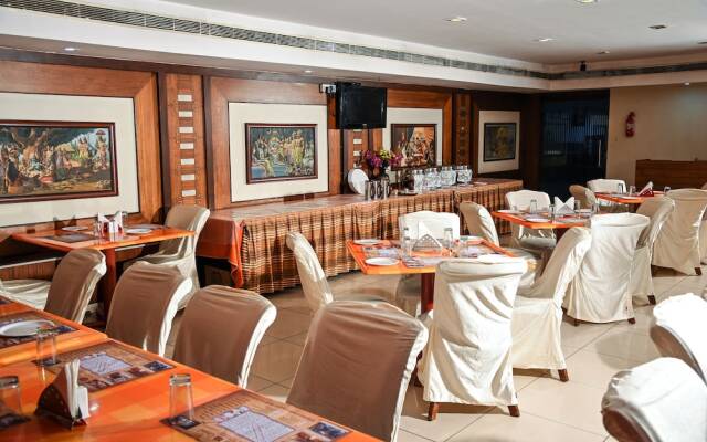 FabHotel RR Grand Daba Garden