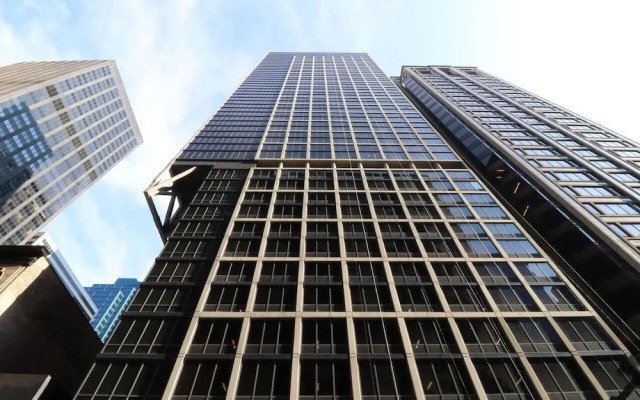 Fully equipped flat on Dch 215 West Washington