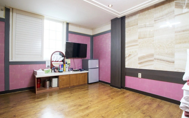 Ulleung Hwangje Hotel