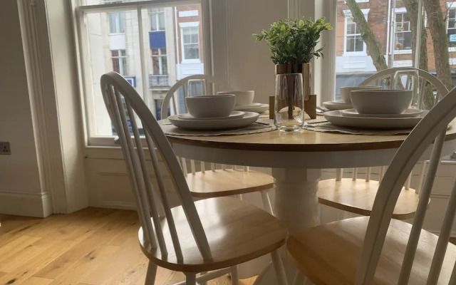 Hull Spacious Apartment 5