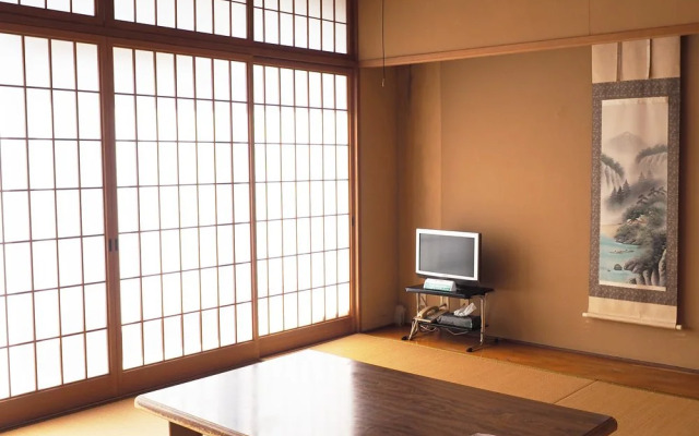 Asahiya Ryokan (Shodoshima)