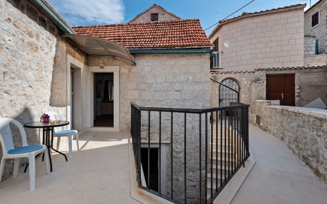 Snug Apartment in Pu?iš?a Near the Beach