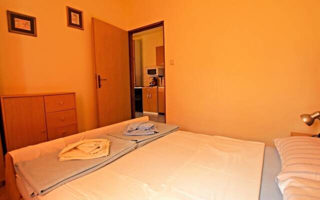 Apartments Pinka 30 M From The Sea