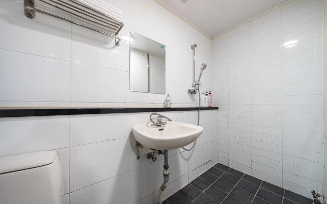 Suwon (Yeonghwa-dong) Dalbit Motel