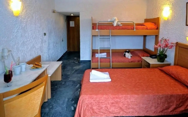 Karteros Hotel