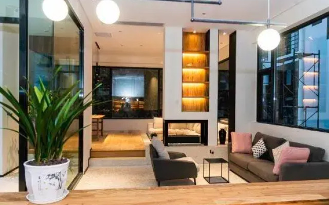 Season Faxian Designer Holiday Homestay