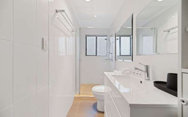HomeHotel 4 Bedroom & Homeoffice with Nice Pool