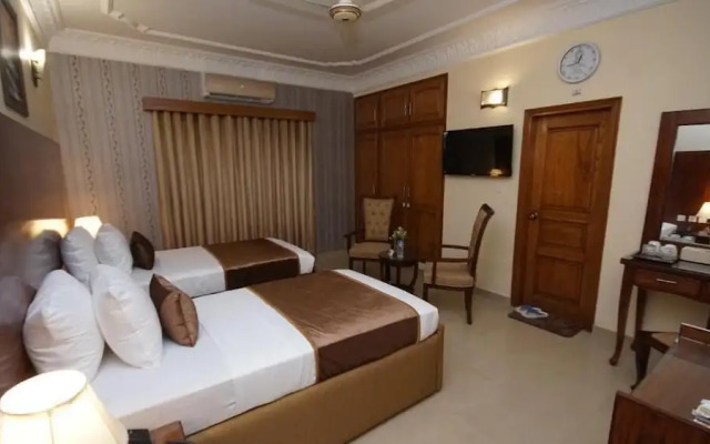 World Inn Karachi