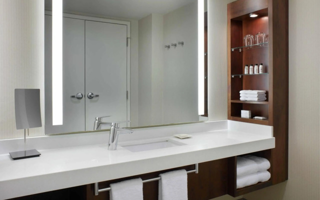 Delta Hotels by Marriott Ottawa City Centre