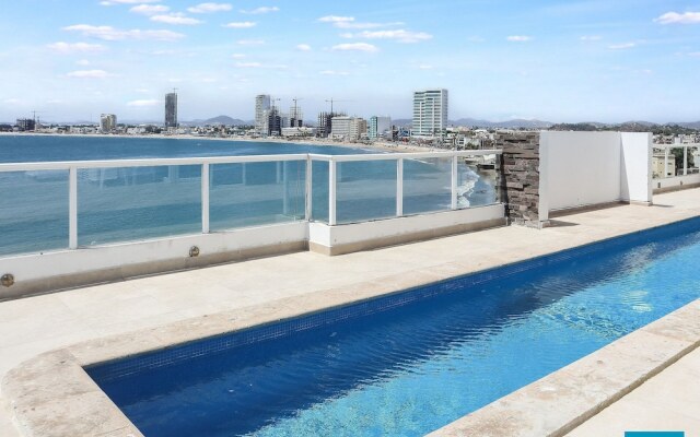 Condo con vista al mar en Torre 2501