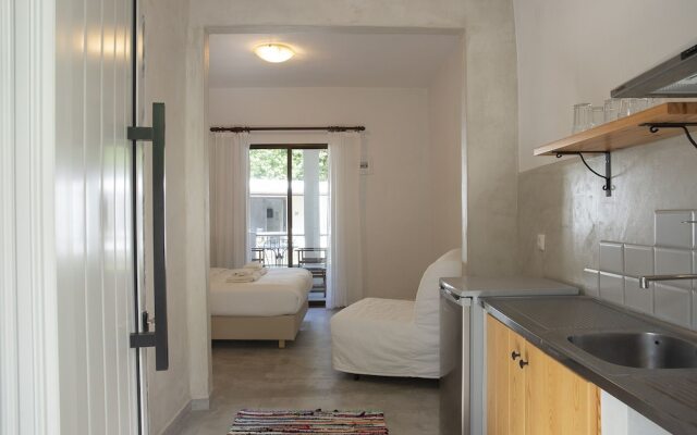 Gkaras Camp & Apartments