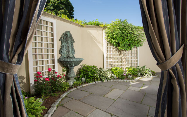 The Chanler at Cliff Walk