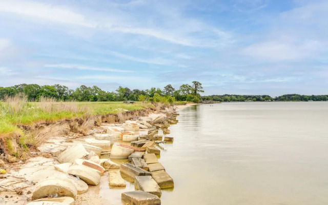 Waterfront Maryland Vacation Home: Private Beach!