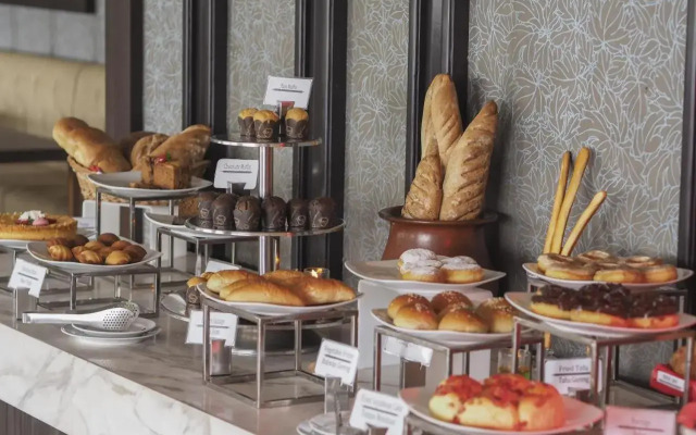 Grand Mercure Solo Baru