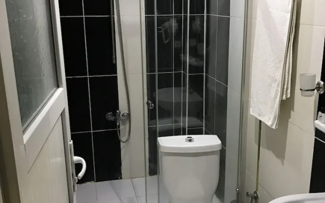 Ahranis Hotel