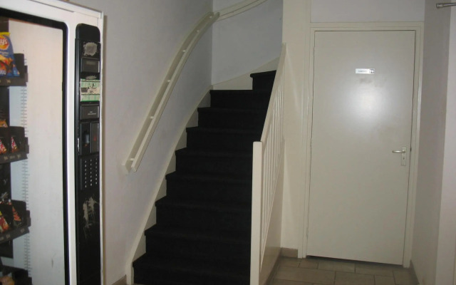 Guest House Amsterdam - Hostel