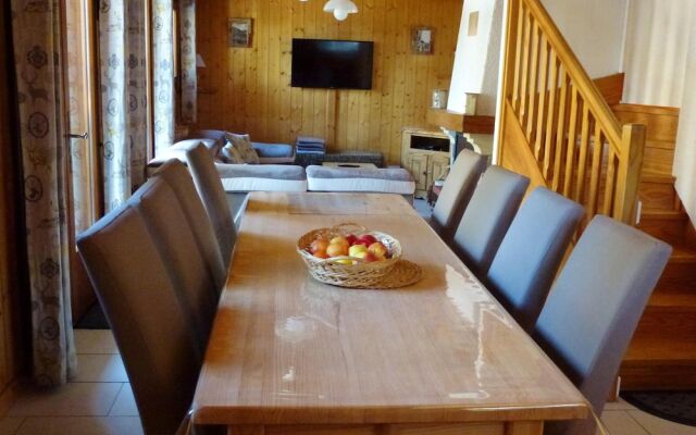 Chalet With 3 Bedrooms in Arâches-la-frasse, With Wonderful Mountain View, Furnished Terrace and Wifi - 600 m From the Slopes