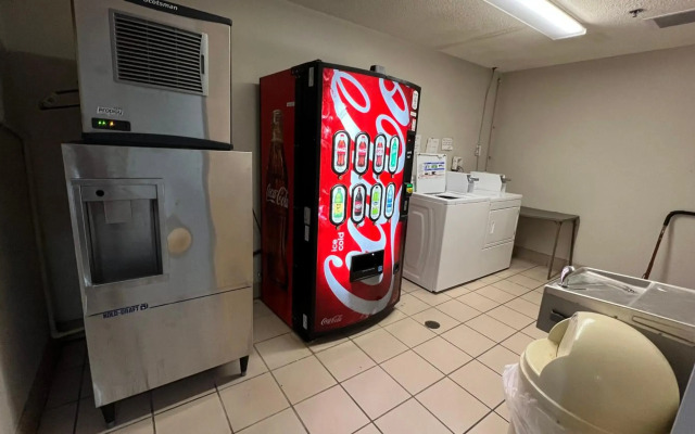 Americas Best Value Inn & Suites Jackson, TN