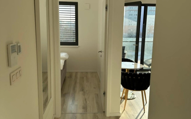 Ein Park Apartment with free parking