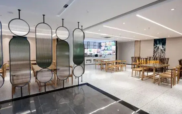 GreenTree Inn Express Hotel
