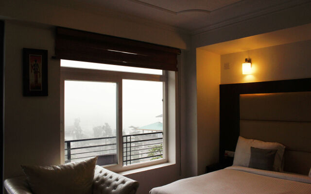 OYO Rooms Bhagsu Waterfall