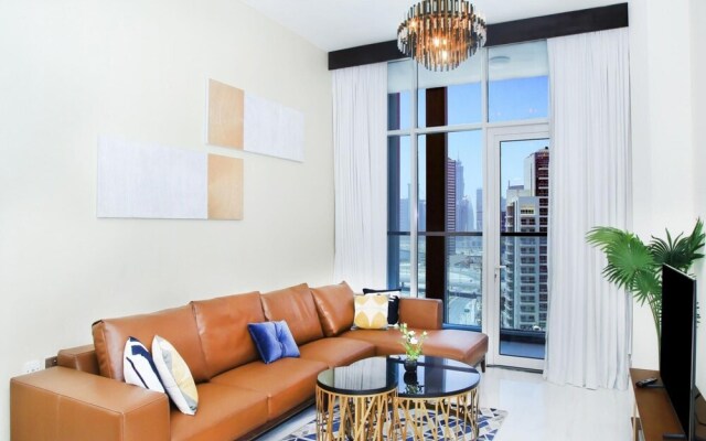 Chic 3BR Apt Near Dubai Mall
