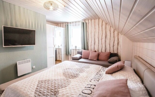 A gem of a Modern Retreat
