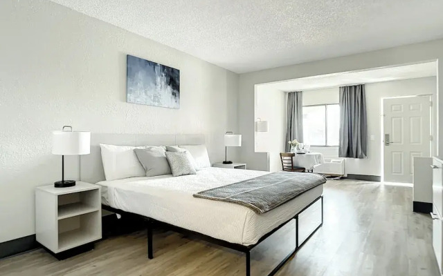 Travelodge Suites by Wyndham Kissimmee Orange
