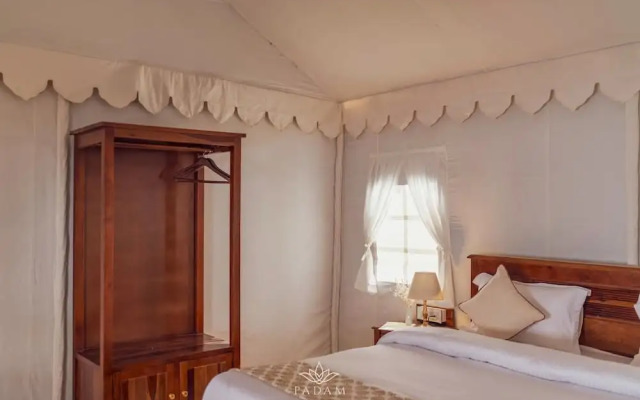 Padam Desert Camp. Jaisalmer