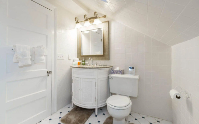 The Harbor Rose Bed & Breakfast